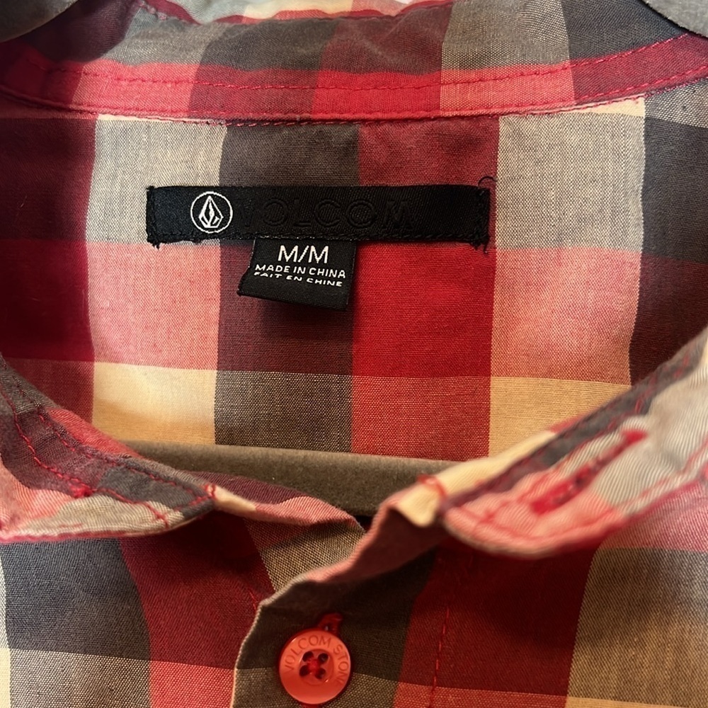 VOLCOM Shirt Mens Large Red Plaid Classic Fit Grunge Skater Retro - Medium - Picture 4 of 5